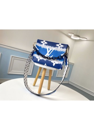 LV  ESCALE TOILET POUCH XL BLEU